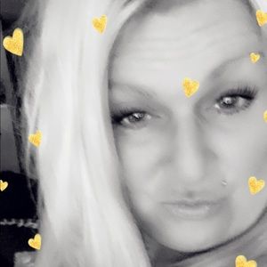 Meet your Posher, Denise